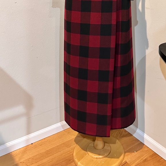 Bufalo Plaid Red & Black Wool Wrap Skirt by Coldwater Creek - size 6 - Picture 4 of 15